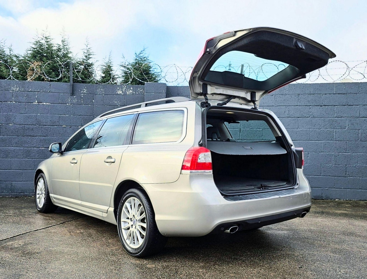 Used Volvo V70 for sale - 76729066: Photo 13