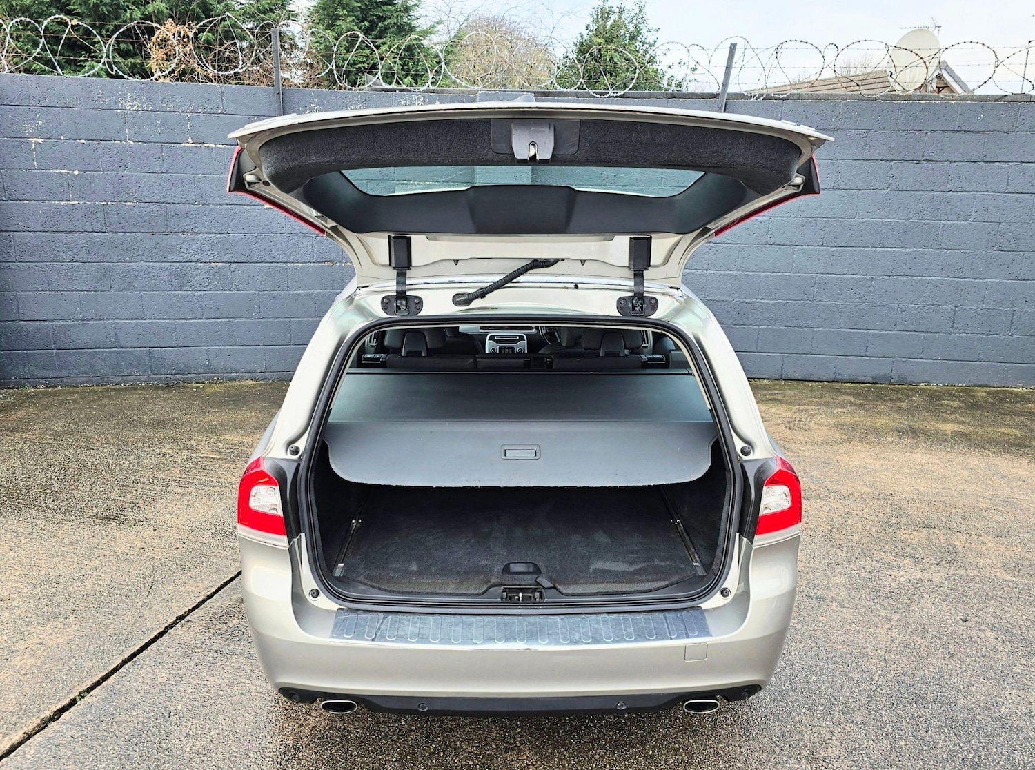 Used Volvo V70 for sale - 76729066: Photo 15