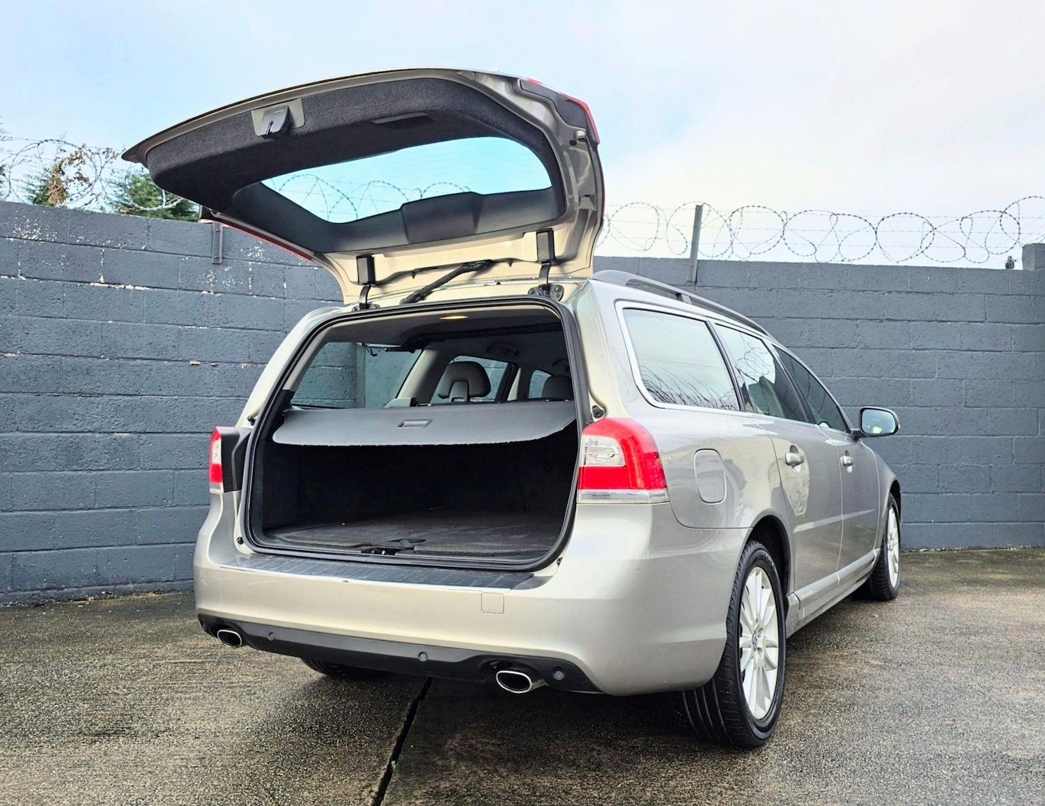 Used Volvo V70 for sale - 76729066: Photo 17