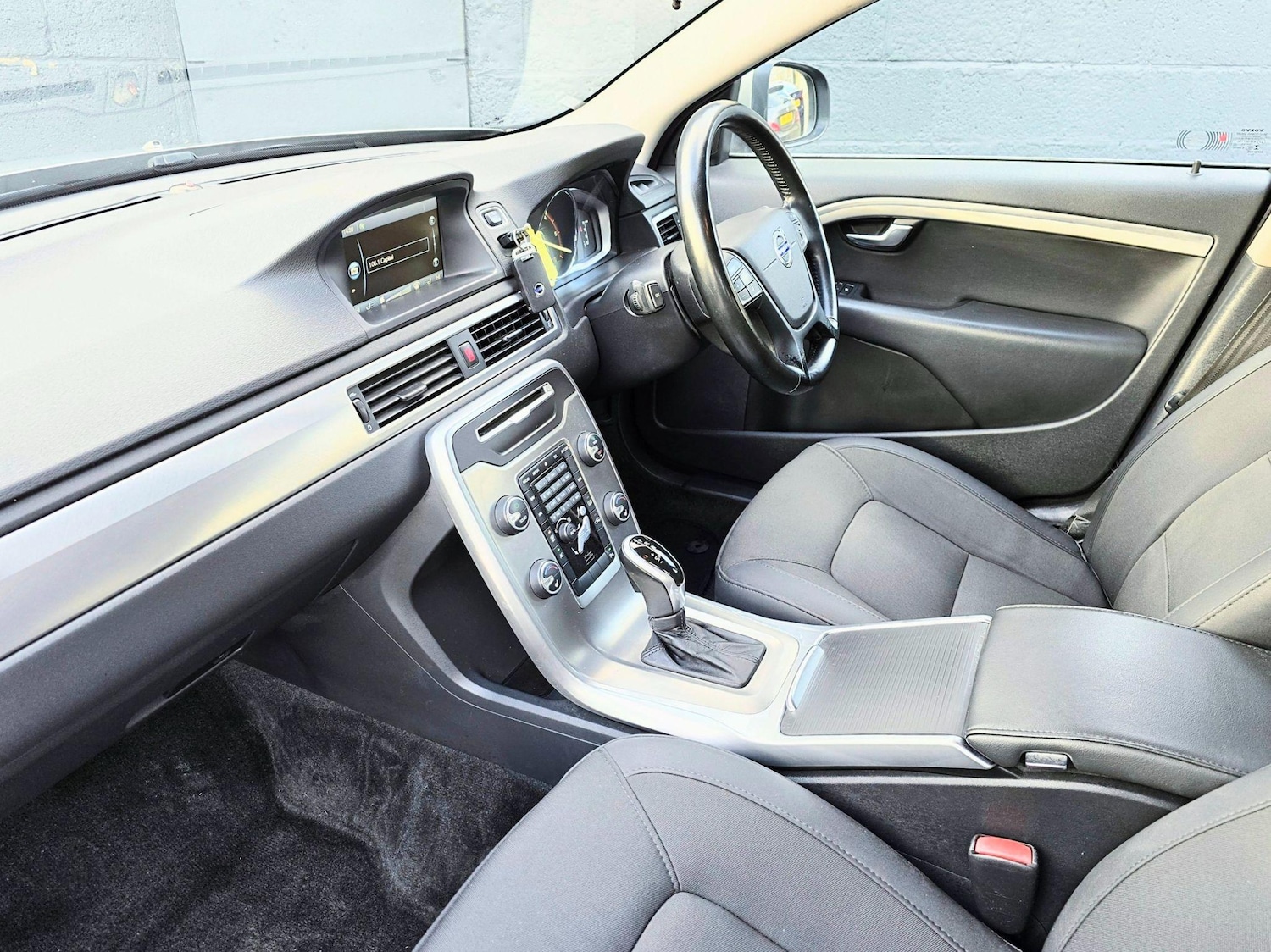 Used Volvo V70 for sale - 76729066: Photo 25