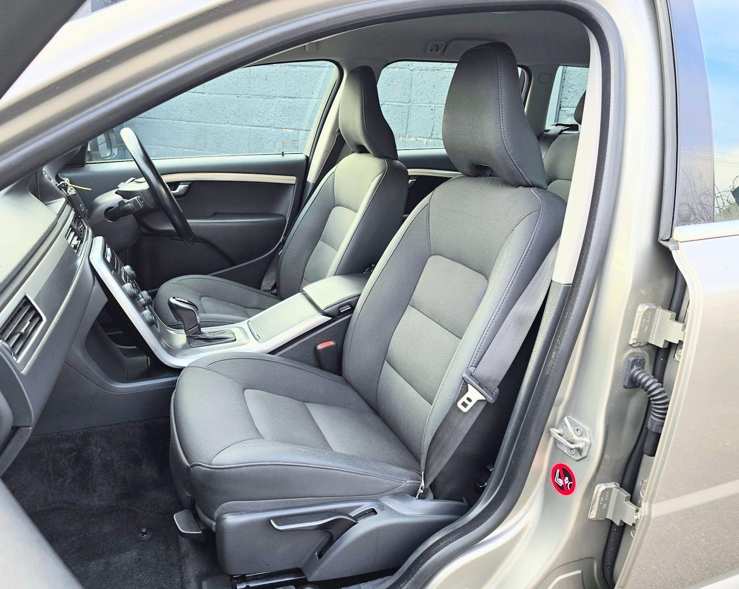 Used Volvo V70 for sale - 76729066: Photo 27