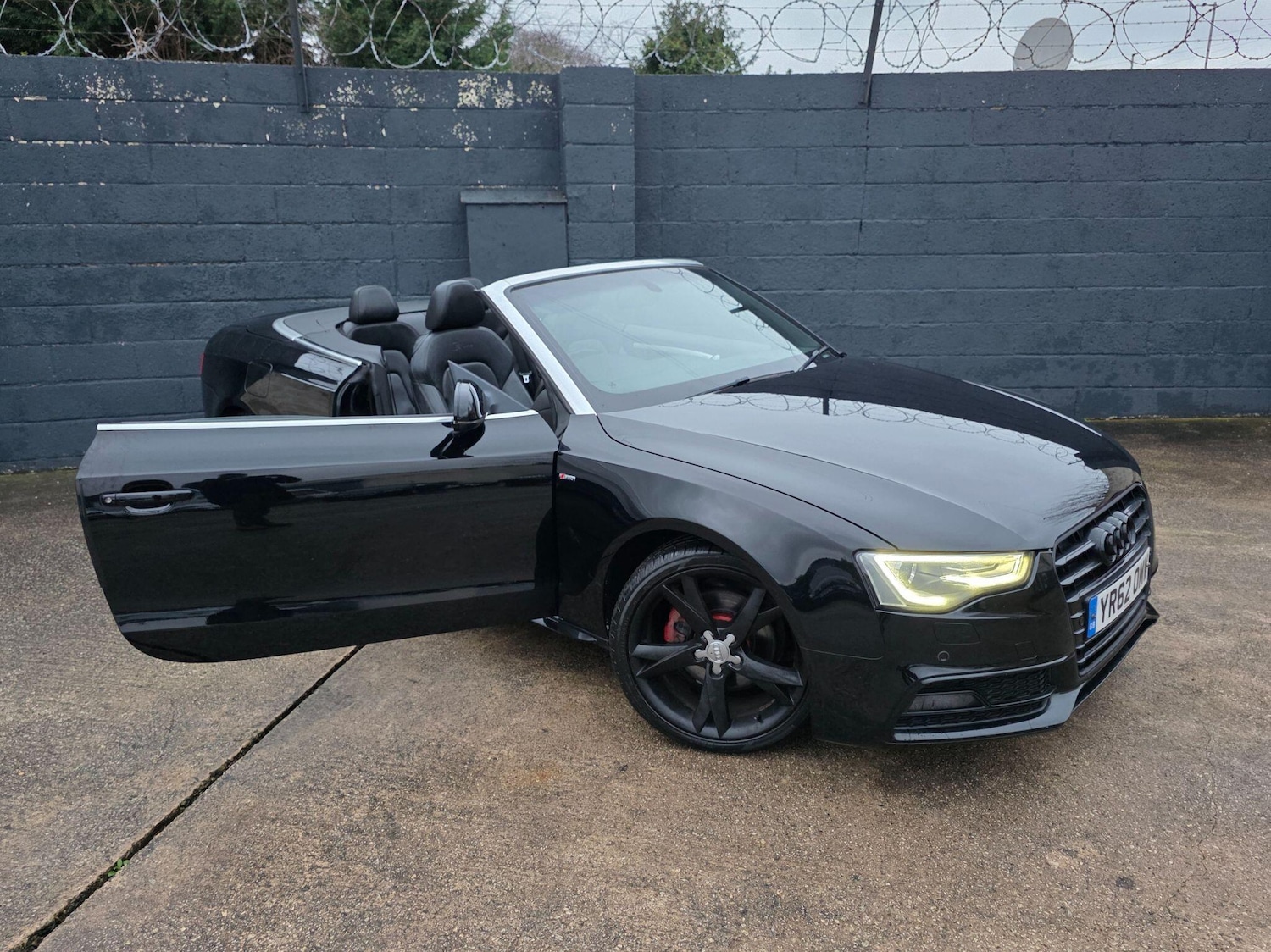Used Audi A5 Cabriolet 2012 for sale - 76728926: Photo 6