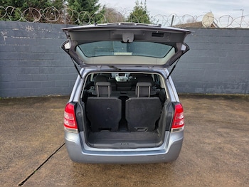 Used Vauxhall Zafira 2010 for sale - 76865897: Photo