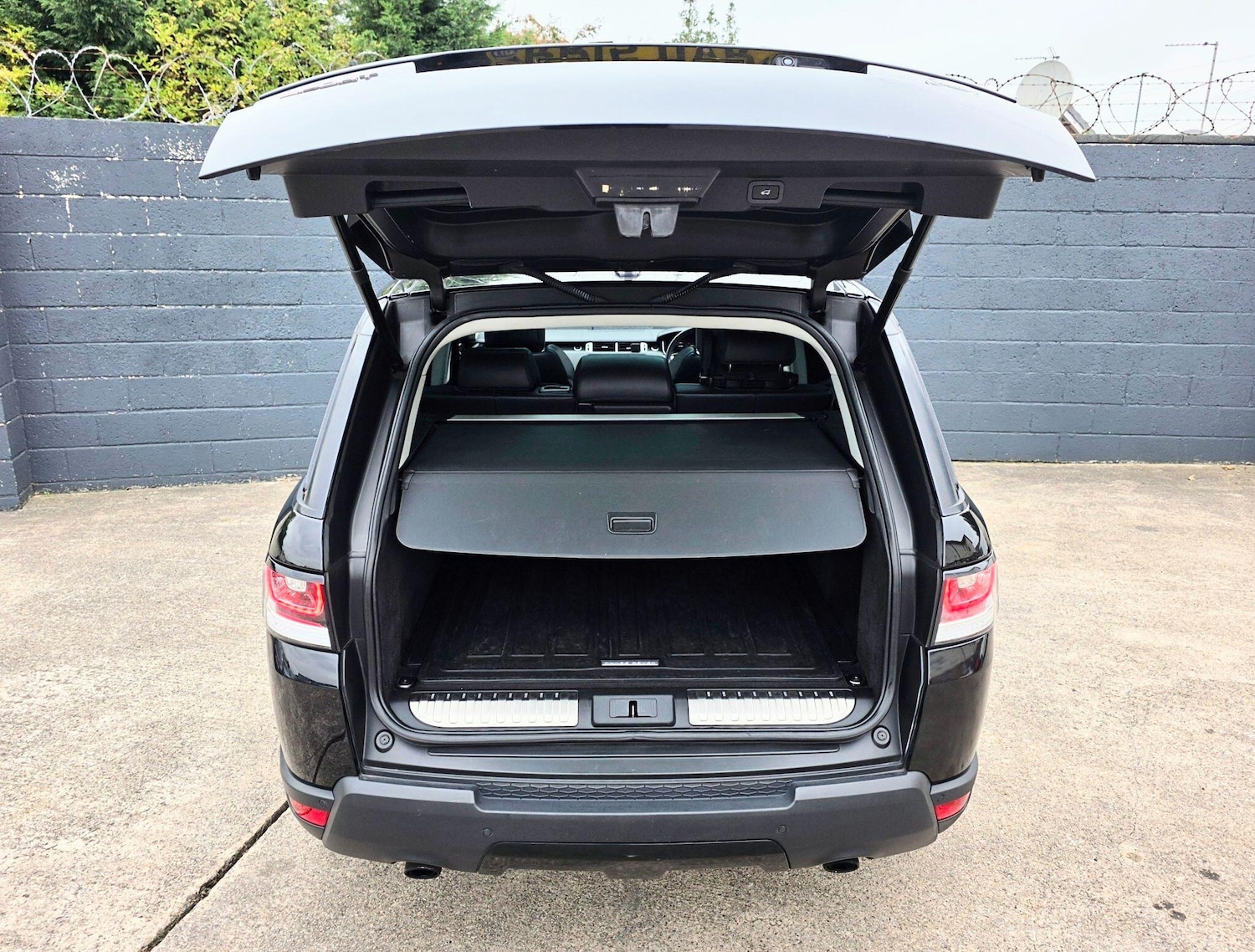 Used Land Rover Range Rover Sport 2015 for sale - 76294976: Photo 17