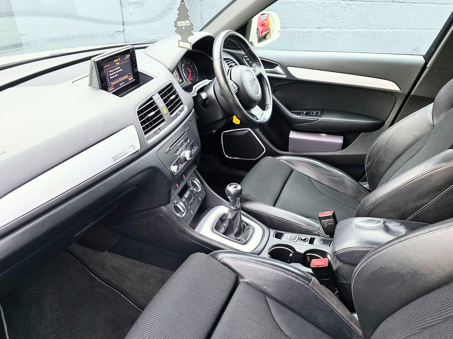 Used Audi Q3 2014 for sale - 76727259: Photo 27