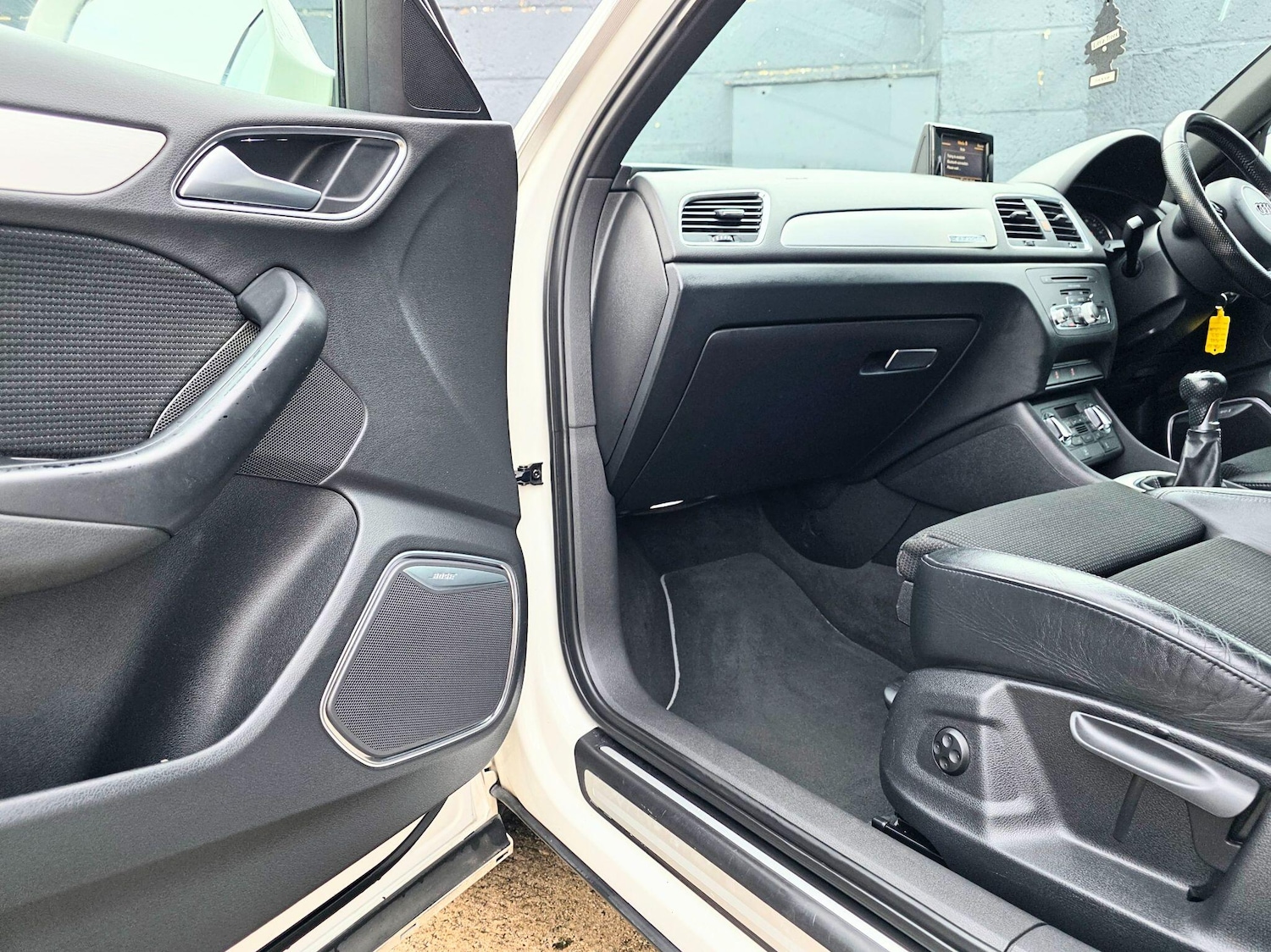 Used Audi Q3 2014 for sale - 76727259: Photo 33