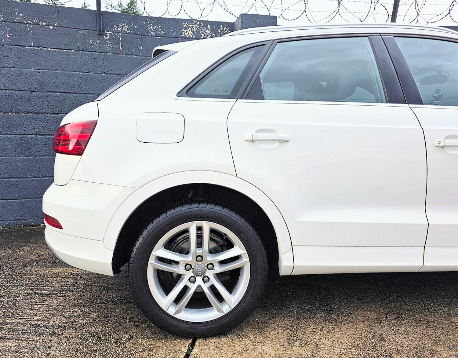 Used Audi Q3 2014 for sale - 76727259: Photo 9