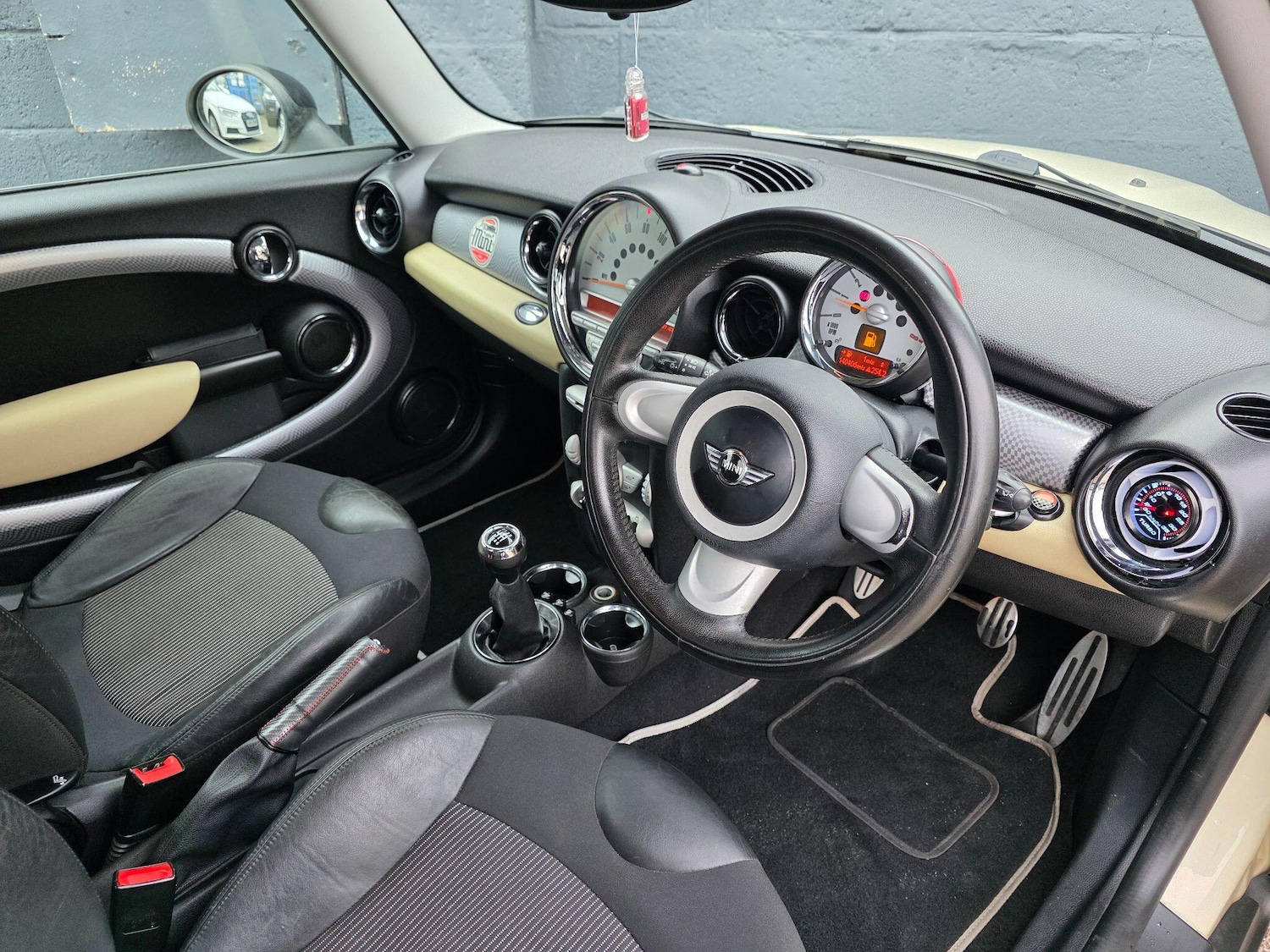 Used MINI Hatch 2009 for sale - 78033920: Photo 15