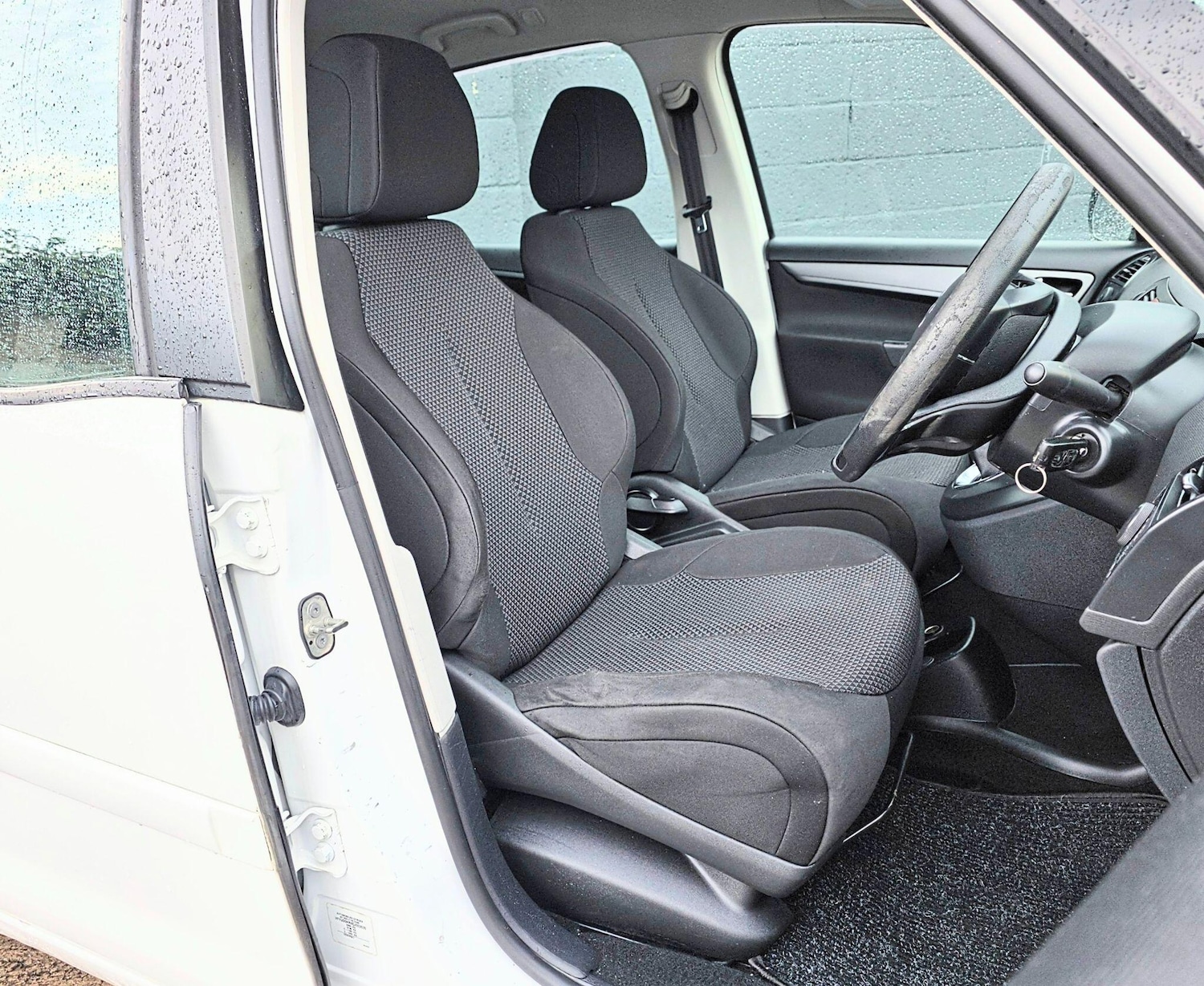 Used Citroen C4 Picasso 2012 for sale - 76226671: Photo 24