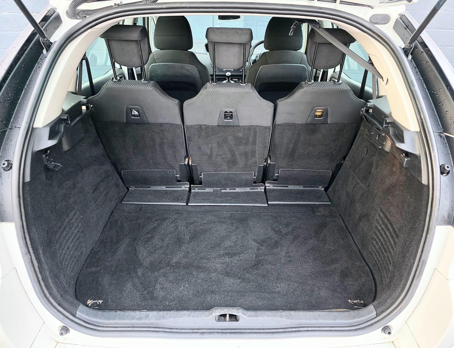 Used Citroen C4 Picasso 2012 for sale - 76226671: Photo 36