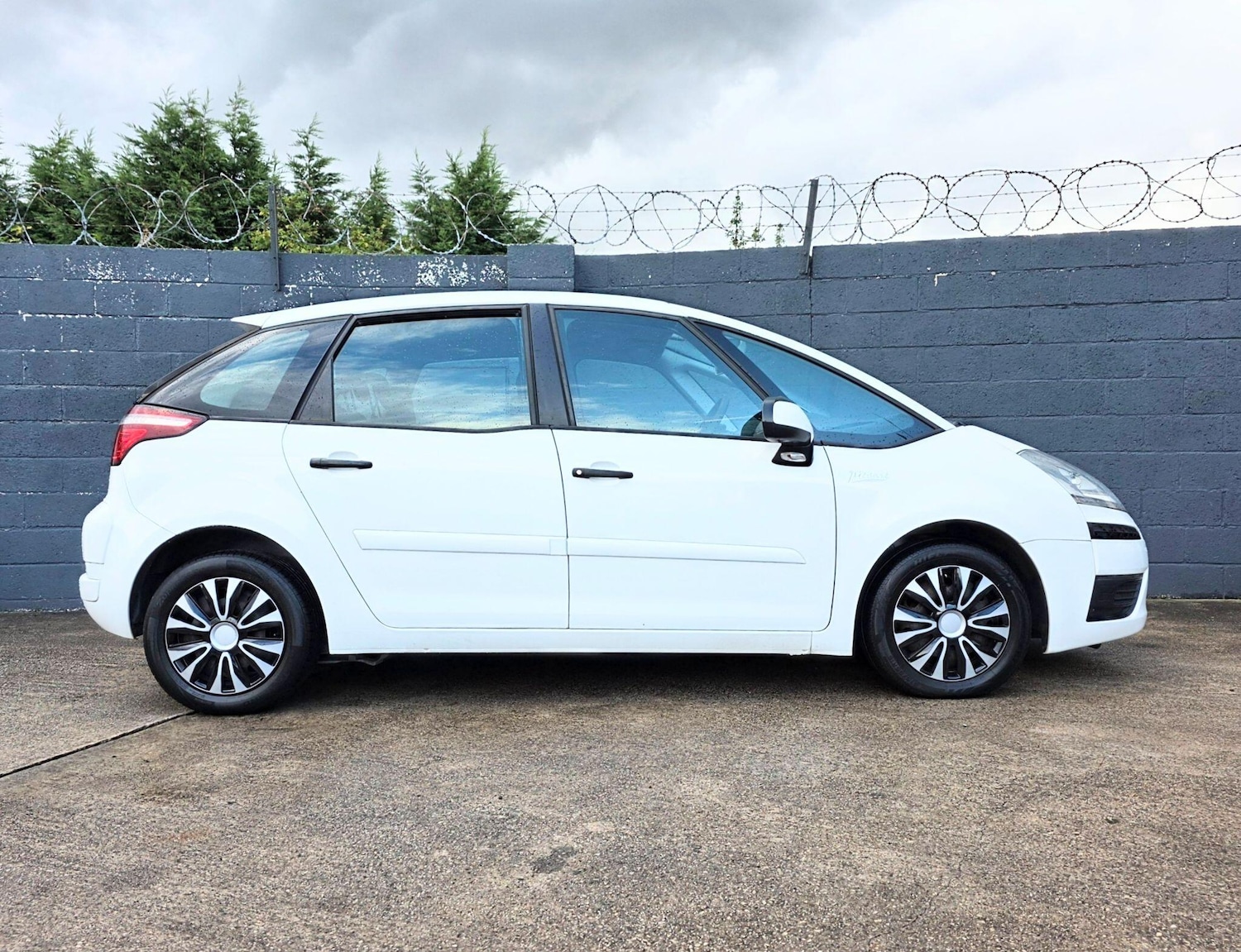 Used Citroen C4 Picasso 2012 for sale - 76226671: Photo 8