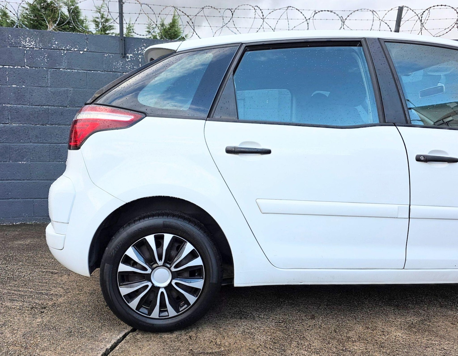 Used Citroen C4 Picasso 2012 for sale - 76226671: Photo 9