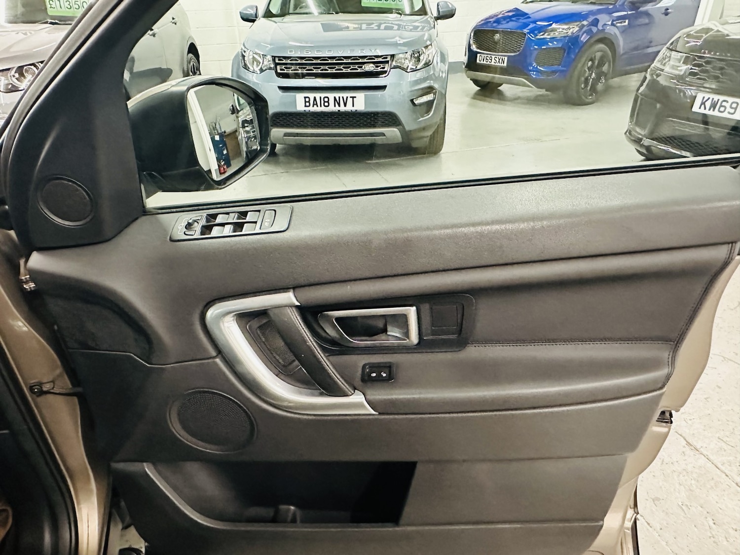 Used Land Rover Discovery Sport 2016 for sale - 77991658: Photo 43