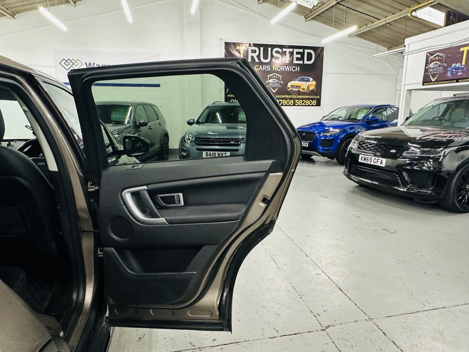 Used Land Rover Discovery Sport 2016 for sale - 77991658: Photo 66