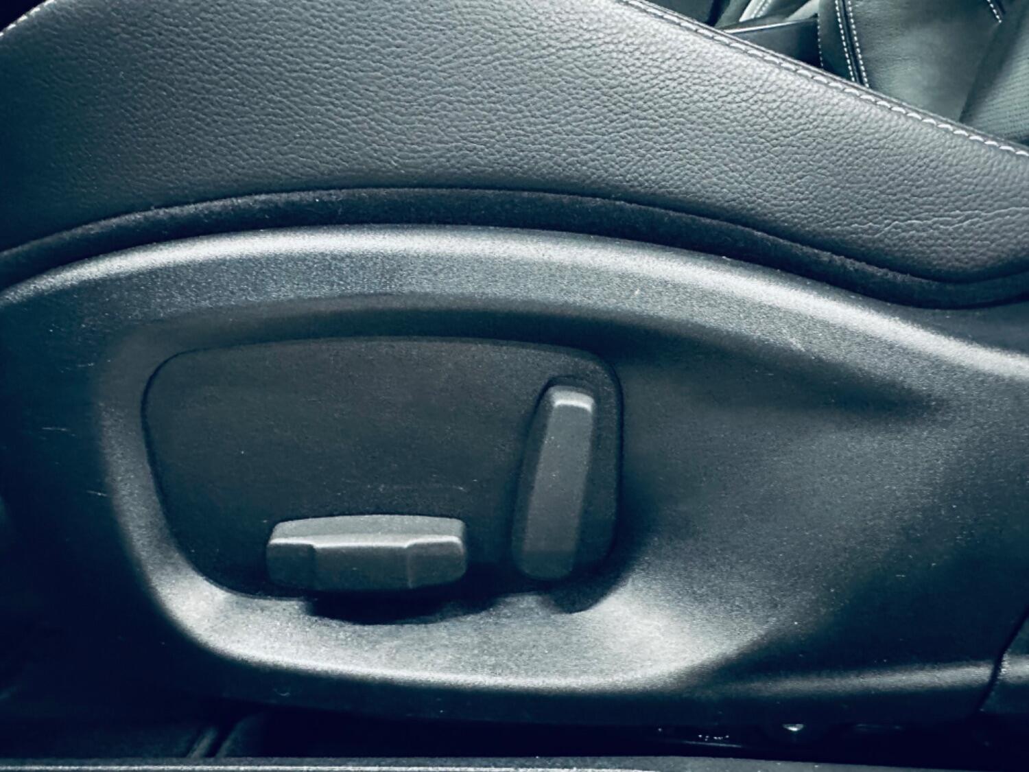 Used Jaguar XE 2017 for sale - 76397017: Photo 40