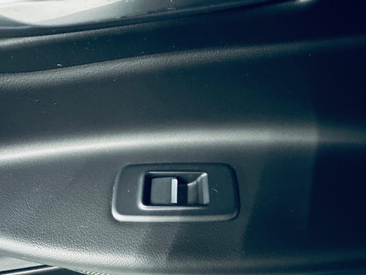 Used Jaguar XE 2017 for sale - 76397017: Photo 46