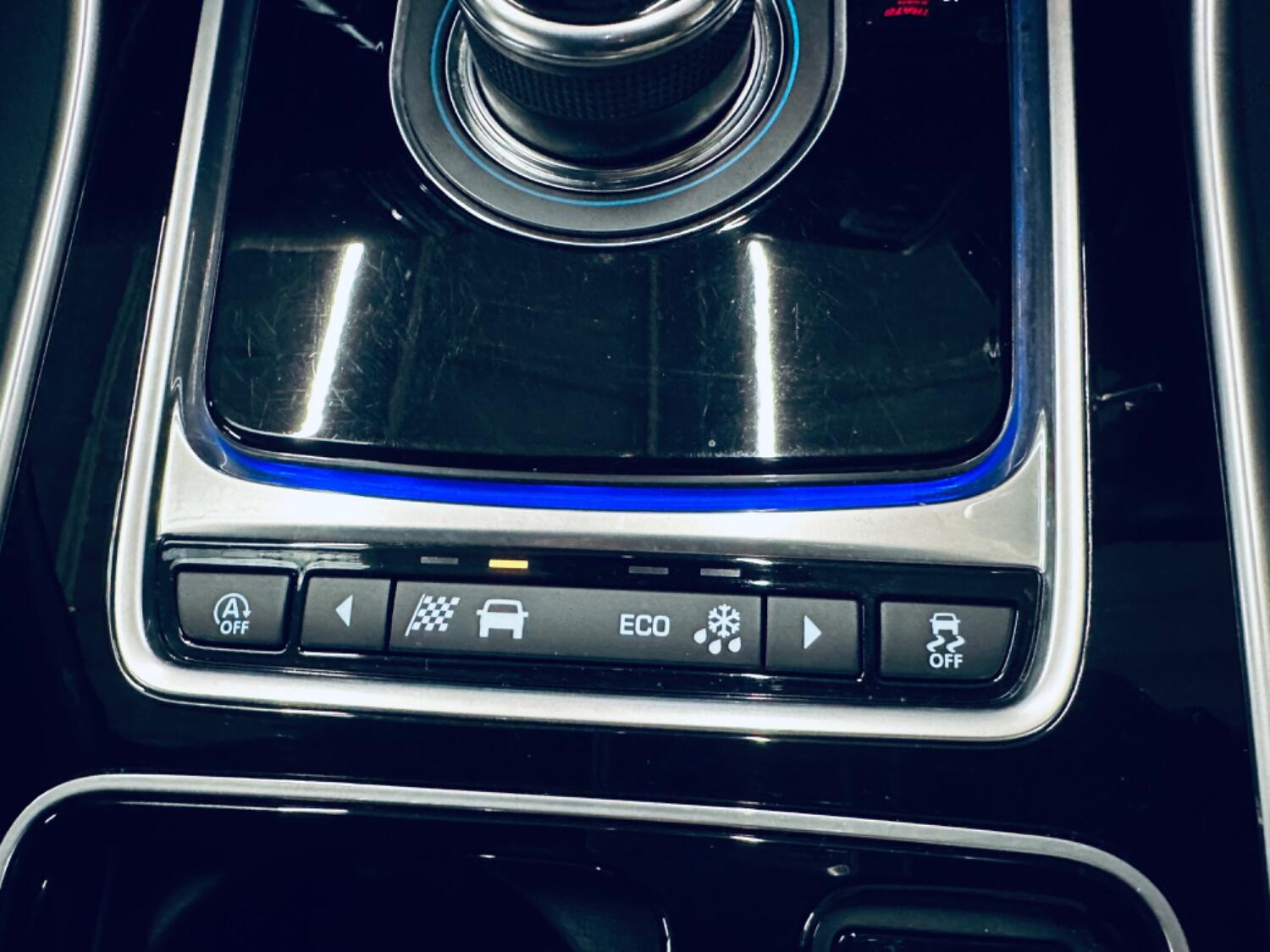 Used Jaguar XE 2017 for sale - 76397017: Photo 73