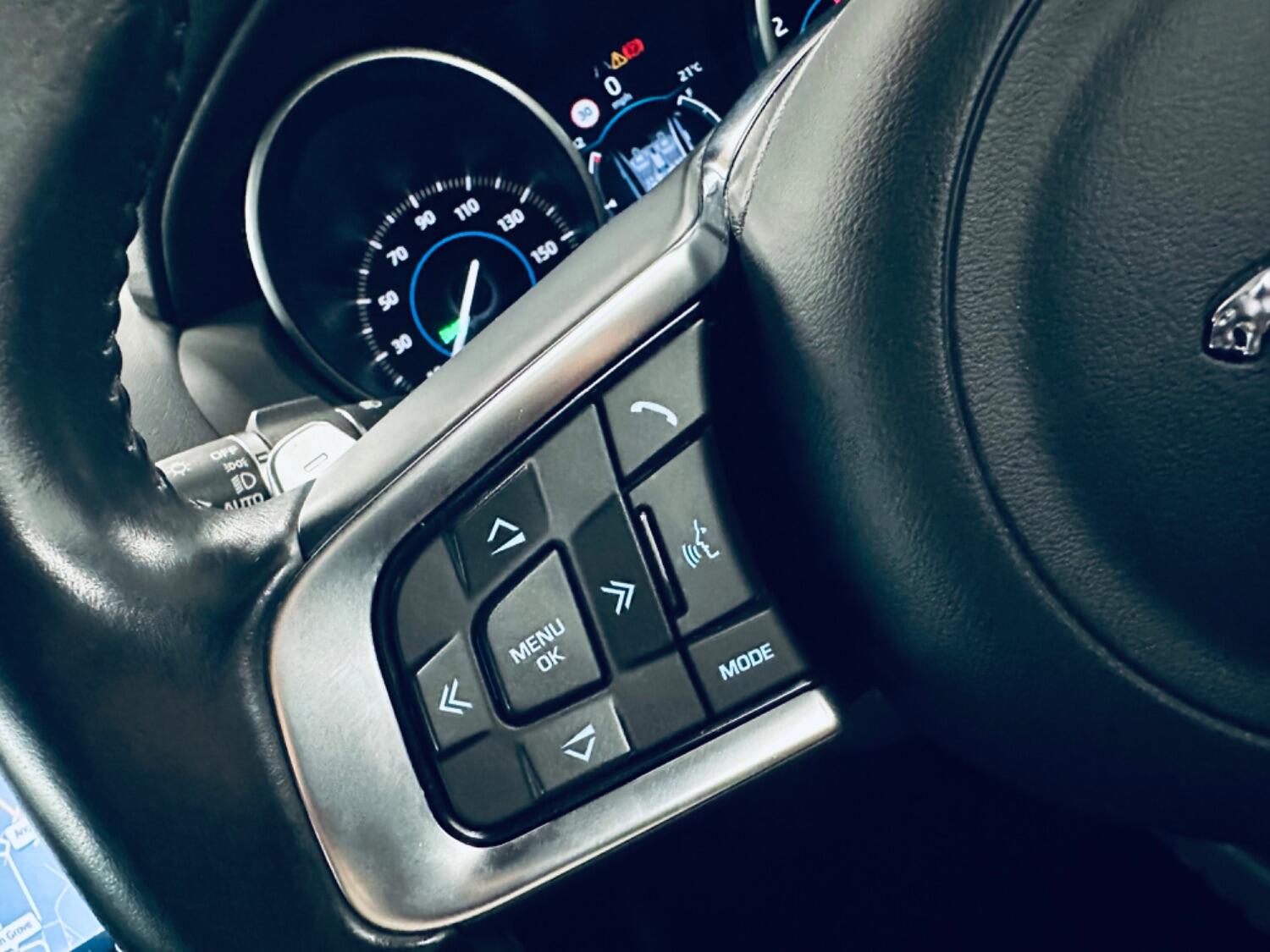 Used Jaguar XE 2017 for sale - 76397017: Photo 75