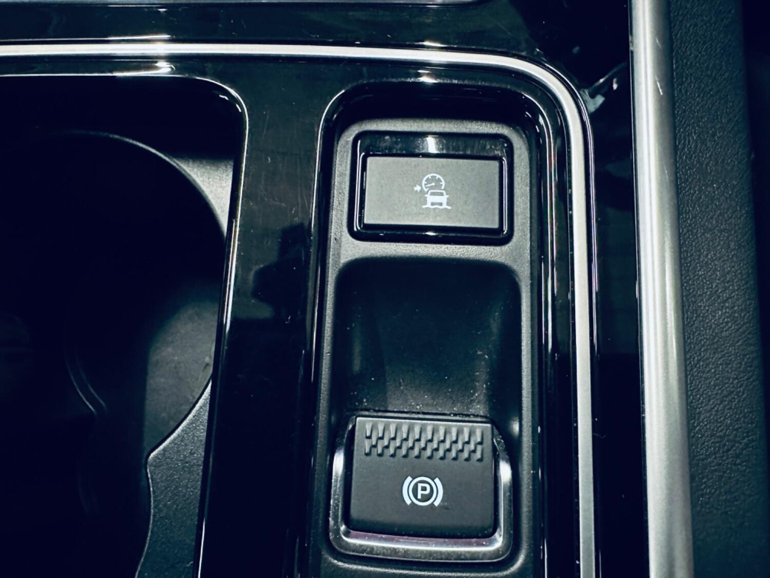 Used Jaguar XE 2017 for sale - 76397017: Photo 79