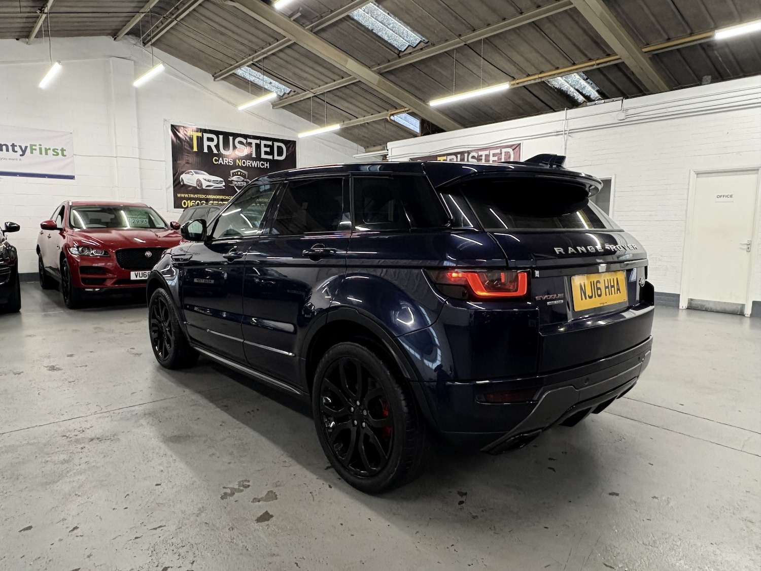 Used Land Rover Range Rover Evoque 2016 for sale - 77028031: Photo 2