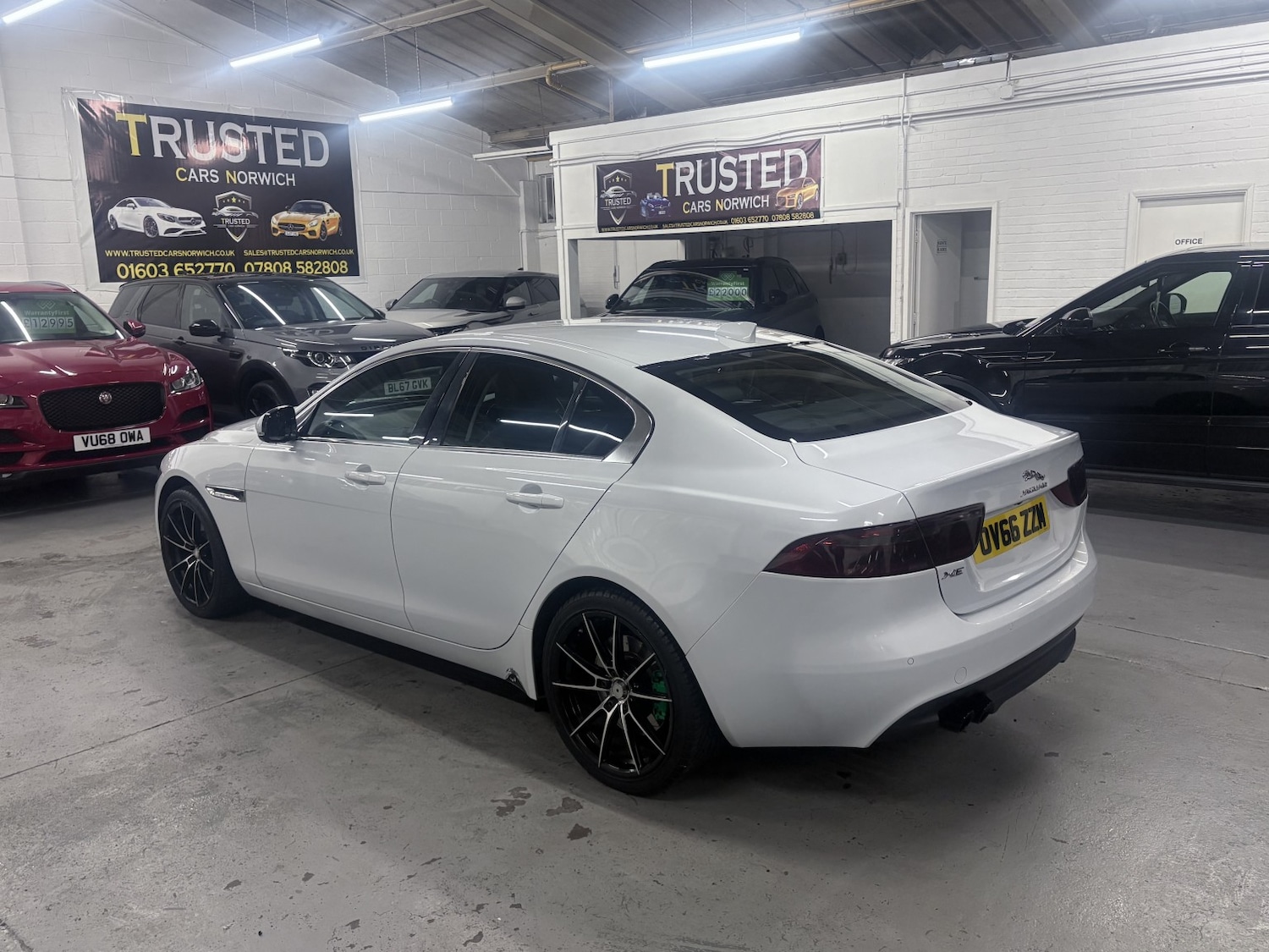 Used Jaguar XE 2017 for sale - 77129516: Photo 13