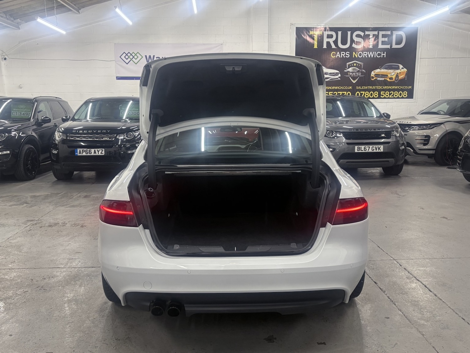 Used Jaguar XE 2017 for sale - 77129516: Photo 25