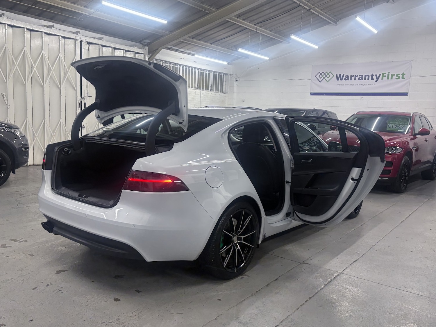 Used Jaguar XE 2017 for sale - 77129516: Photo 27