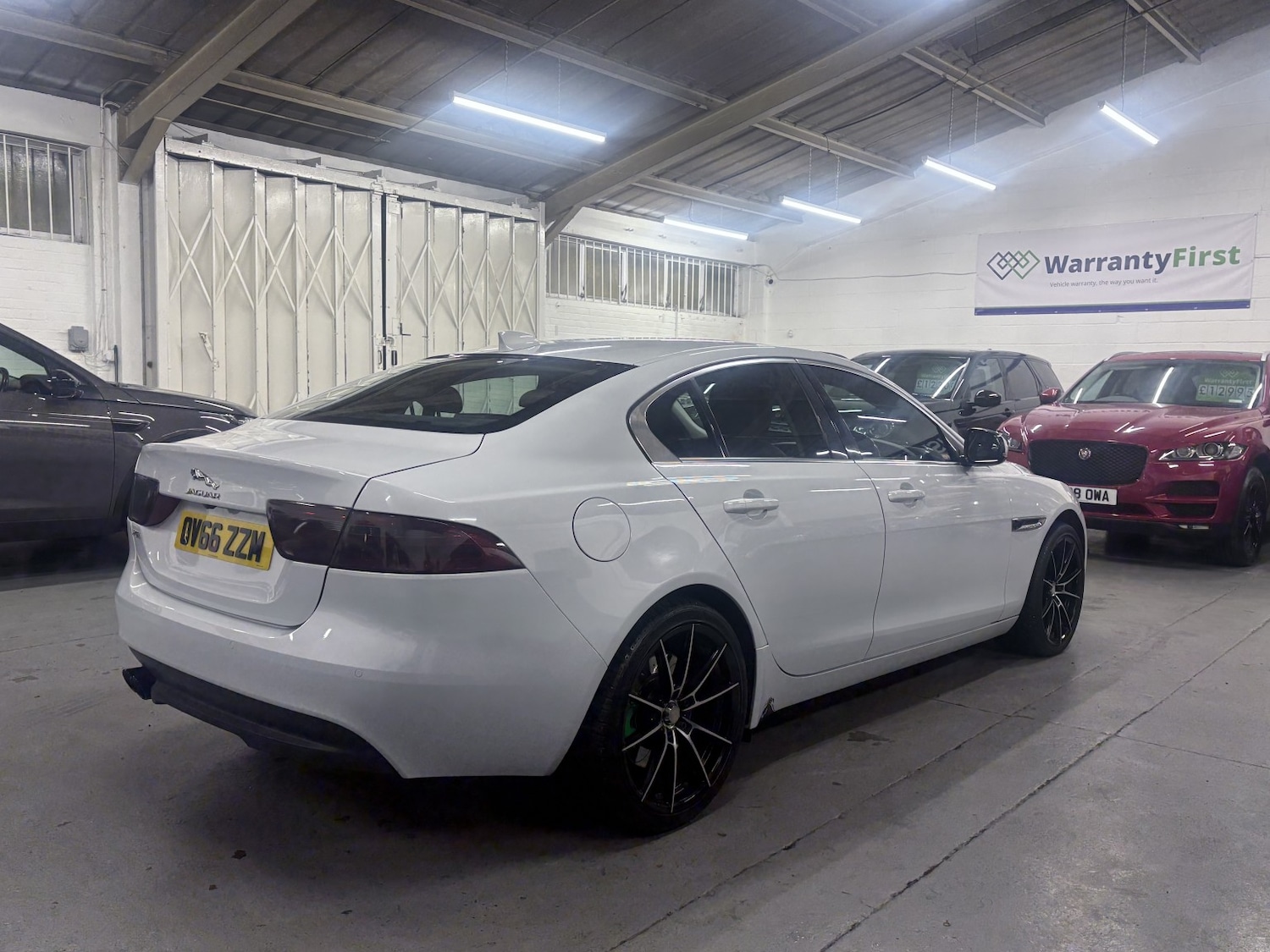 Used Jaguar XE 2017 for sale - 77129516: Photo 3
