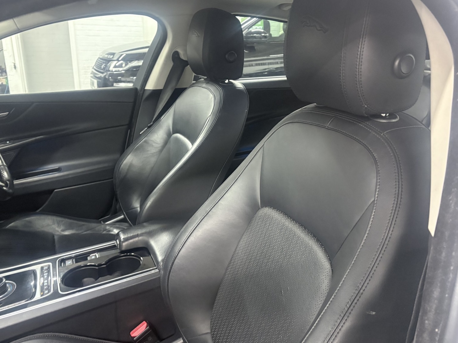 Used Jaguar XE 2017 for sale - 77129516: Photo 57