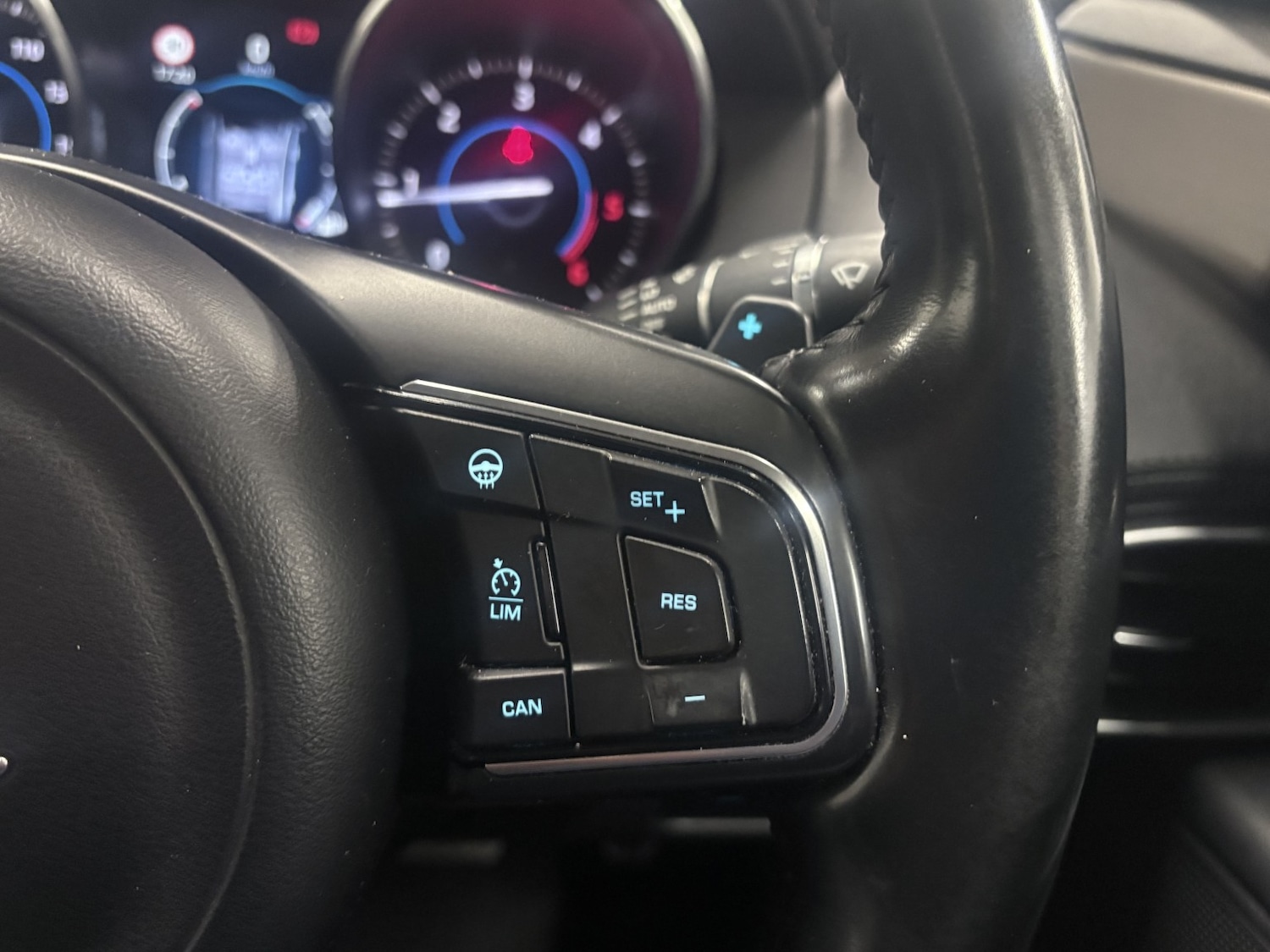 Used Jaguar XE 2017 for sale - 77129516: Photo 81