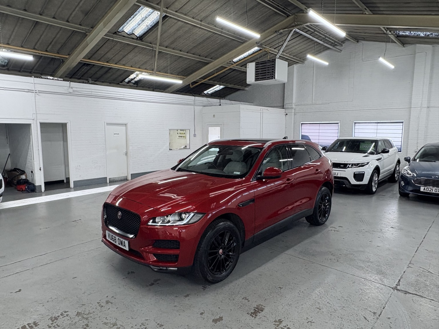 Used Jaguar F-Pace 2018 for sale - 76863890: Photo 19