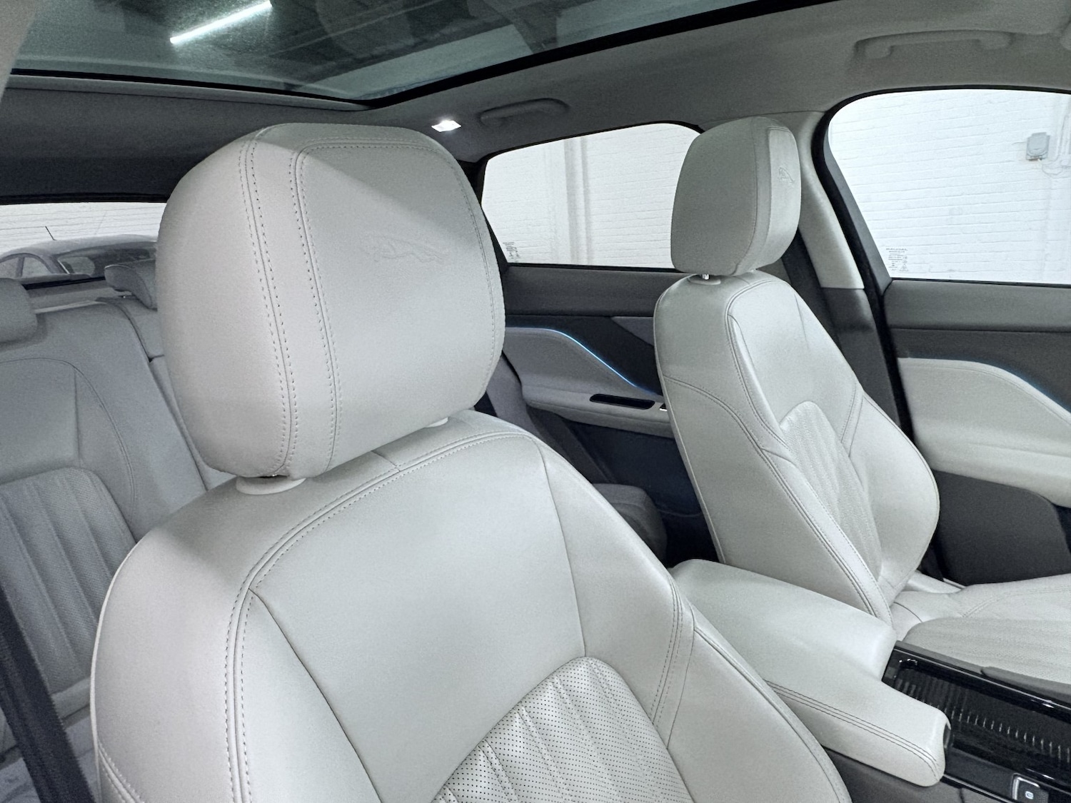 Used Jaguar F-Pace 2018 for sale - 76863890: Photo 57