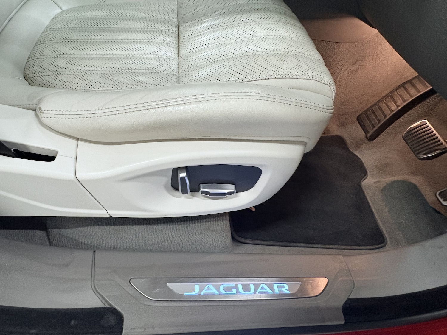 Used Jaguar F-Pace 2018 for sale - 76863890: Photo 58