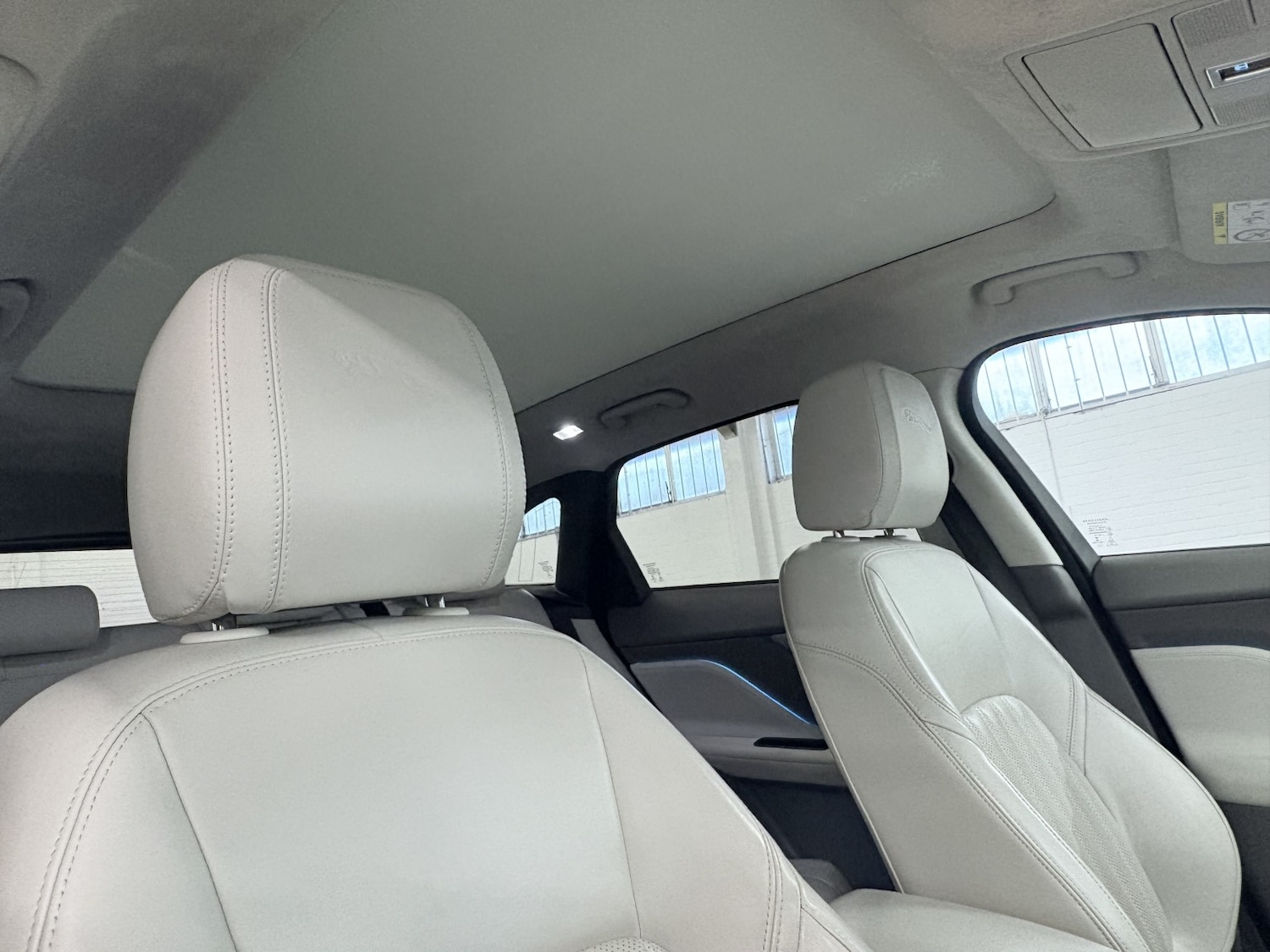 Used Jaguar F-Pace 2018 for sale - 76863890: Photo 59