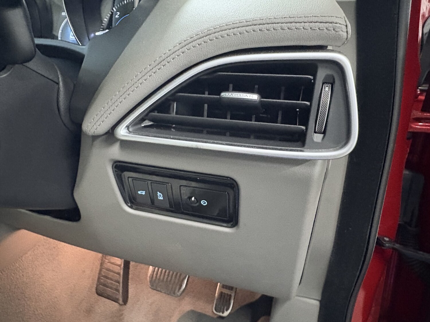 Used Jaguar F-Pace 2018 for sale - 76863890: Photo 63