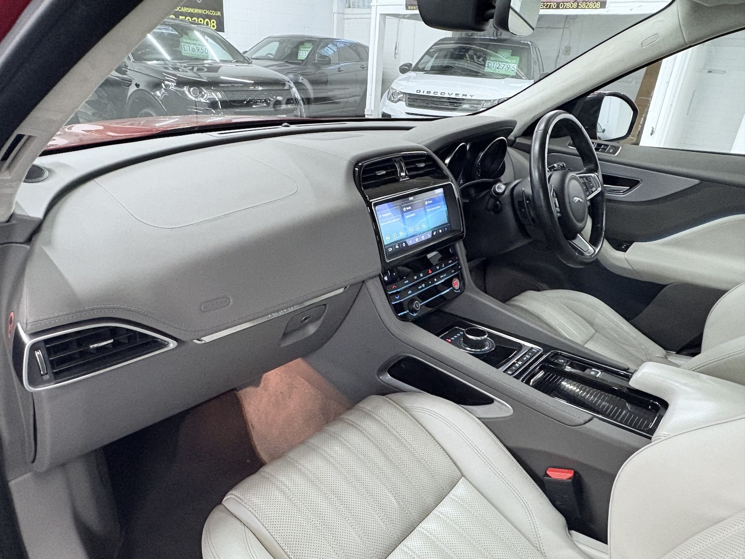 Used Jaguar F-Pace 2018 for sale - 76863890: Photo 73