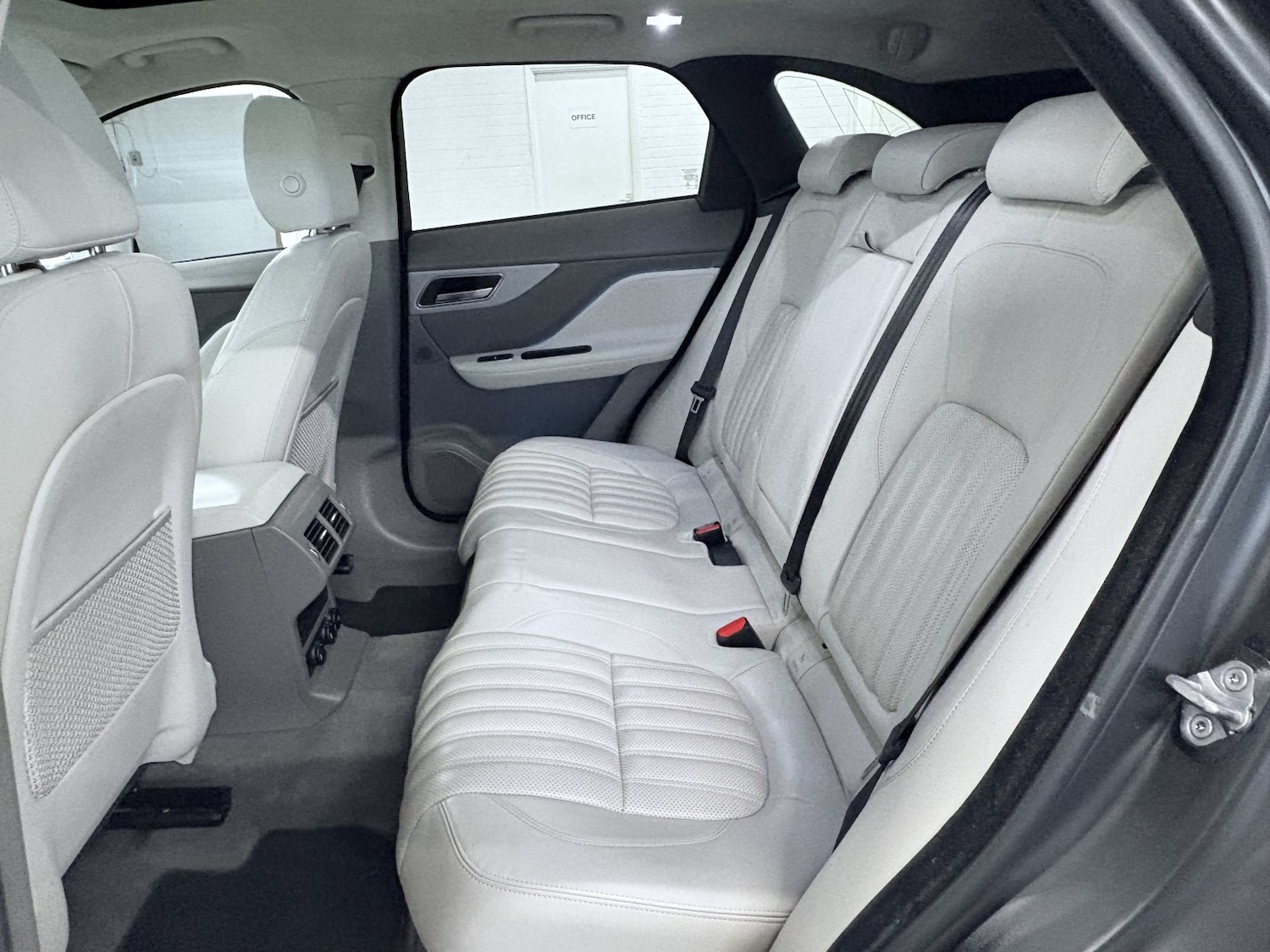 Used Jaguar F-Pace 2018 for sale - 76863890: Photo 79