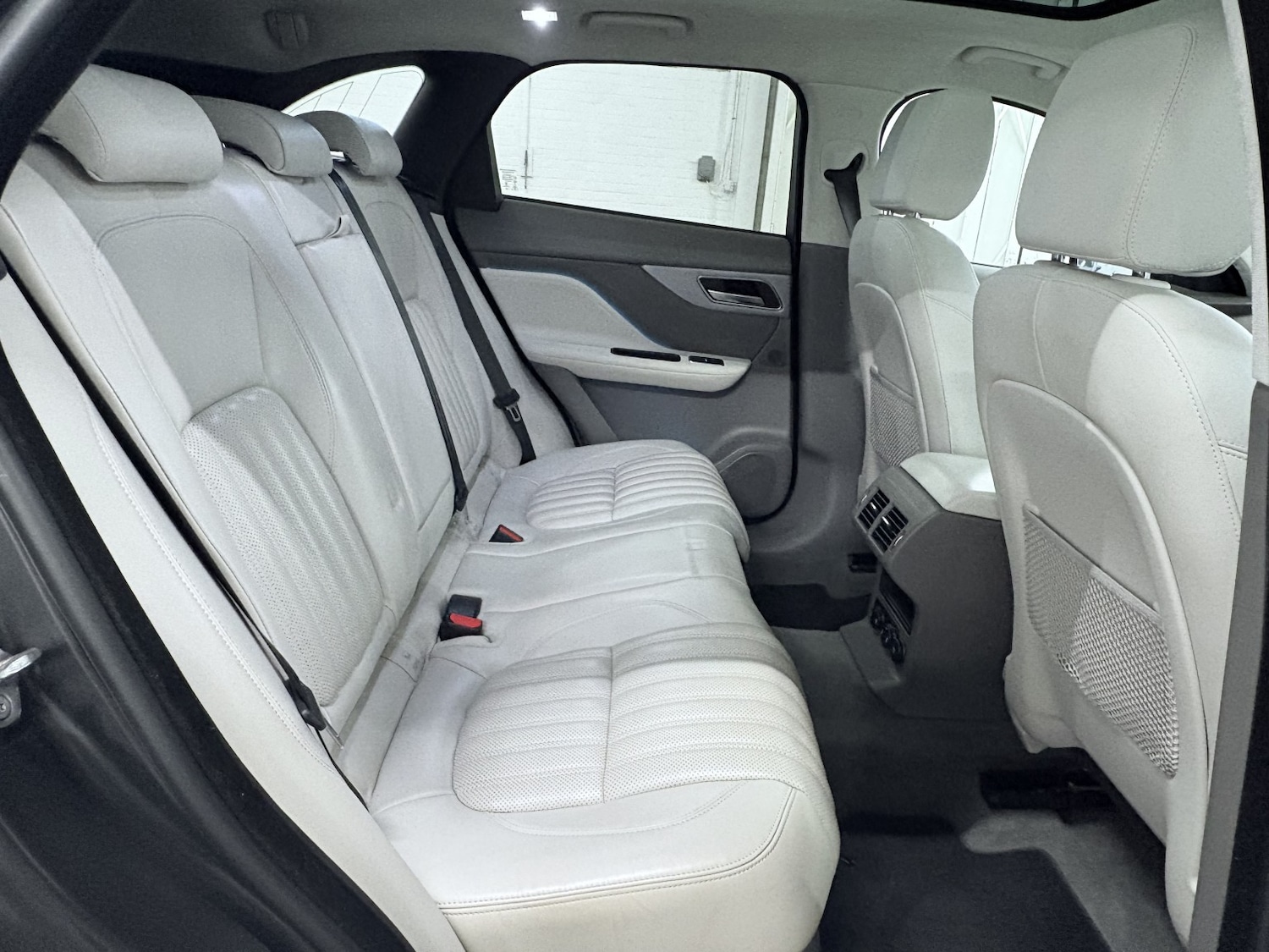 Used Jaguar F-Pace 2018 for sale - 76863890: Photo 85