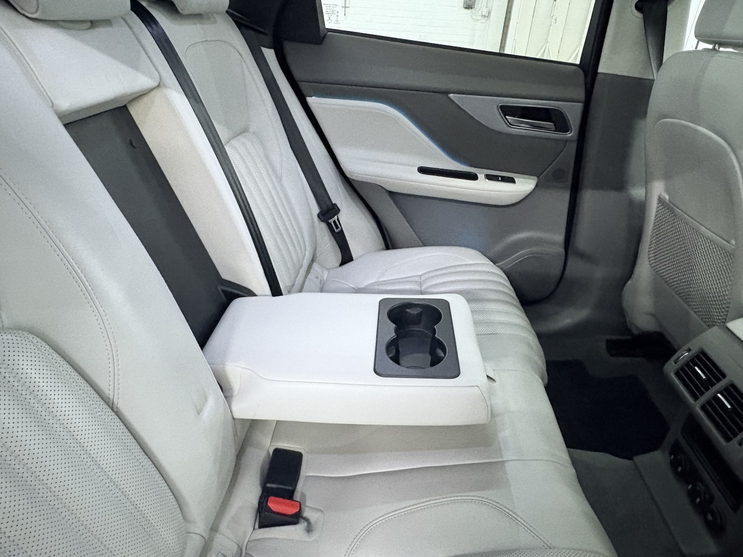 Used Jaguar F-Pace 2018 for sale - 76863890: Photo 87