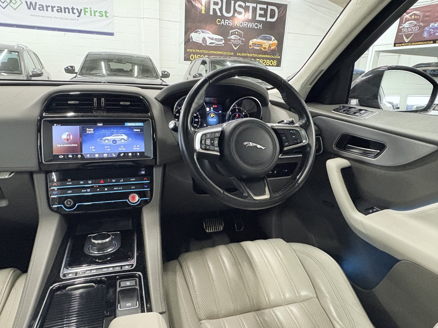 Used Jaguar F-Pace 2018 for sale - 76863890: Photo 90