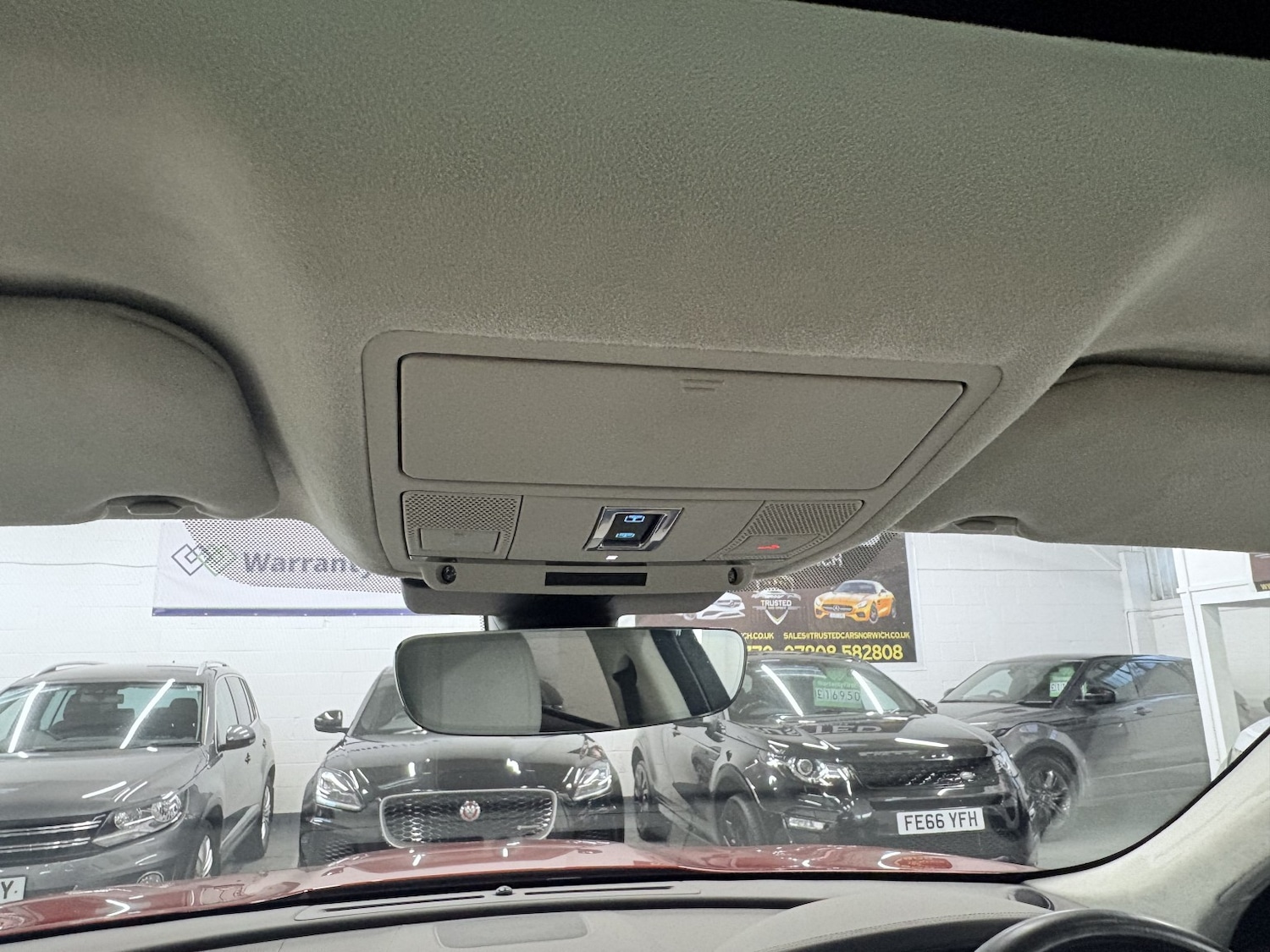 Used Jaguar F-Pace 2018 for sale - 76863890: Photo 92