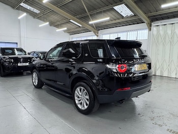 Used Land Rover Discovery Sport 2018 for sale - 76407467: Photo