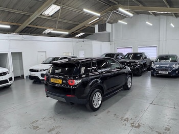 Used Land Rover Discovery Sport 2018 for sale - 76407467: Photo