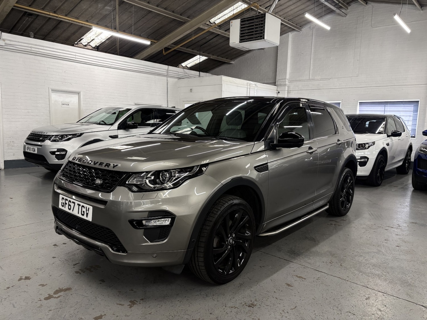 Used Land Rover Discovery Sport 2017 for sale - 78182839: Photo 2