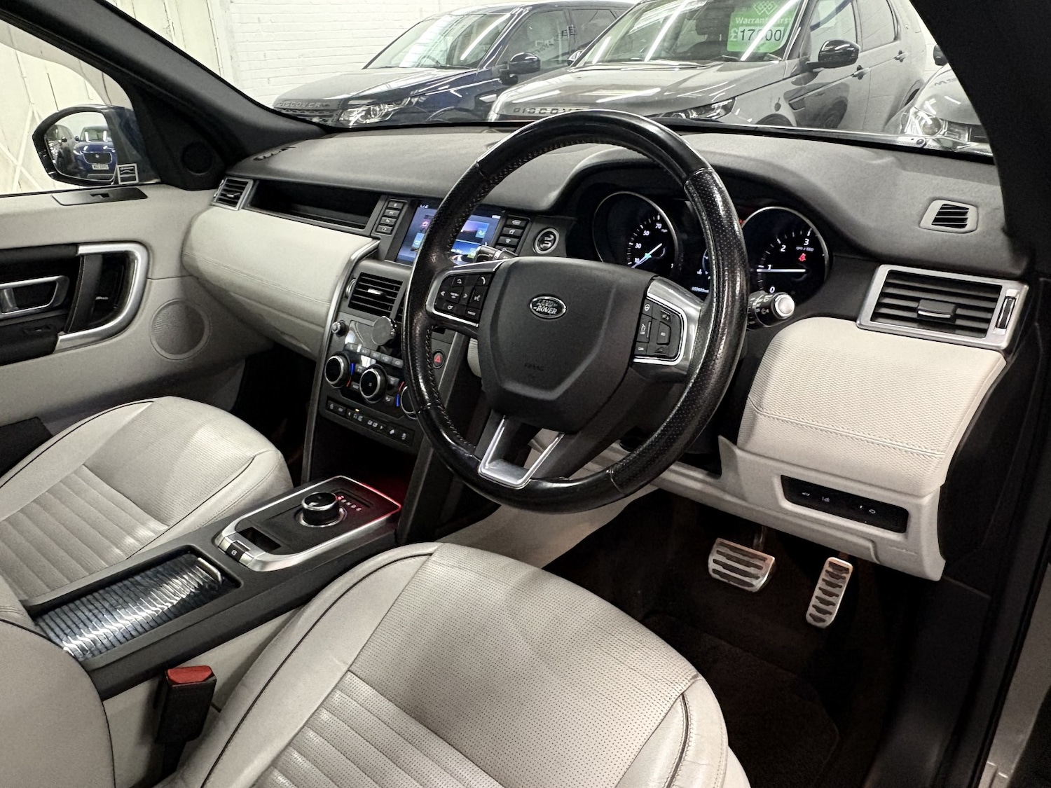 Used Land Rover Discovery Sport 2017 for sale - 78182839: Photo 42