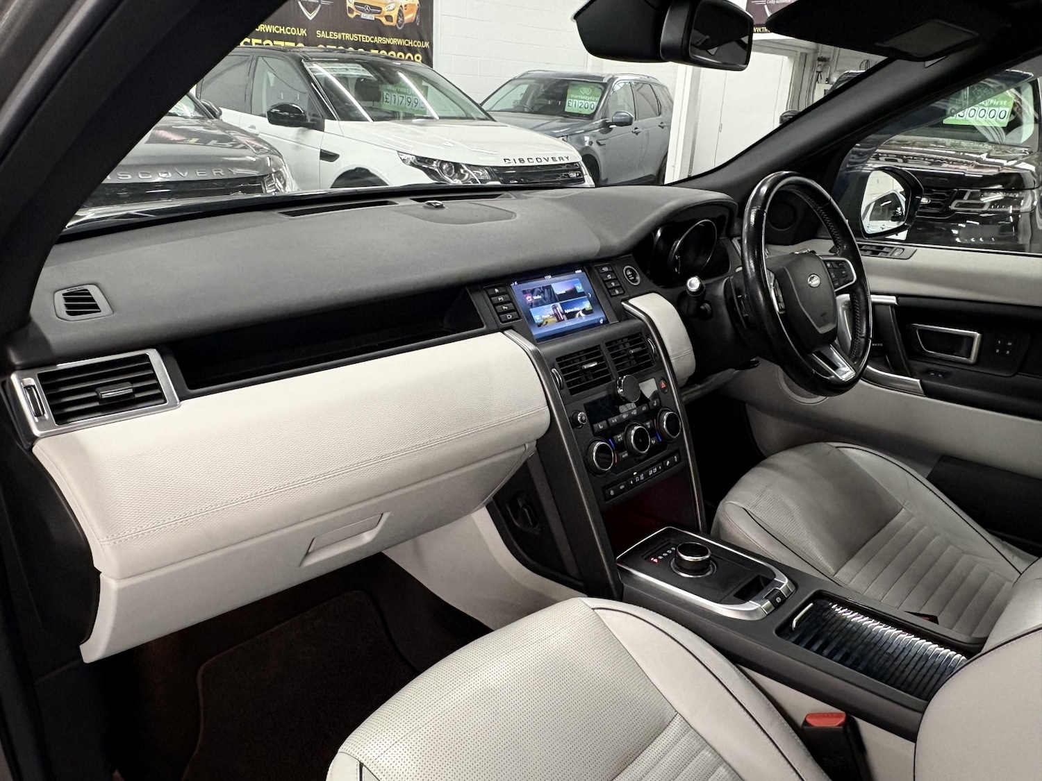 Used Land Rover Discovery Sport 2017 for sale - 78182839: Photo 53