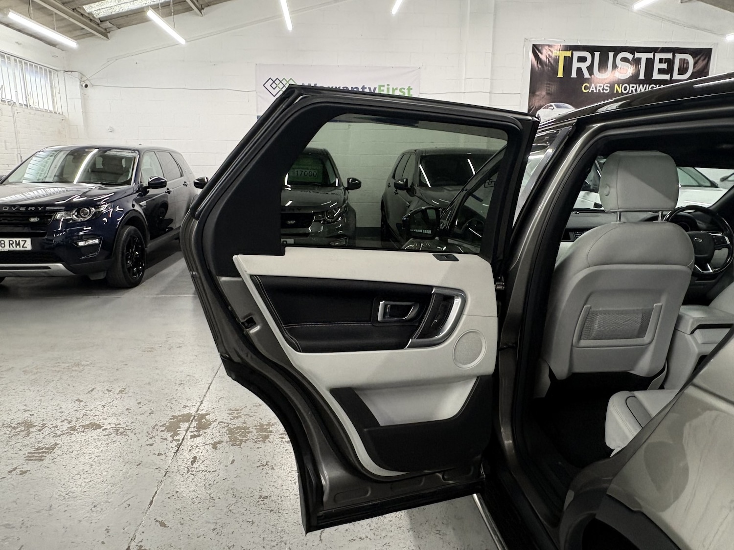 Used Land Rover Discovery Sport 2017 for sale - 78182839: Photo 59