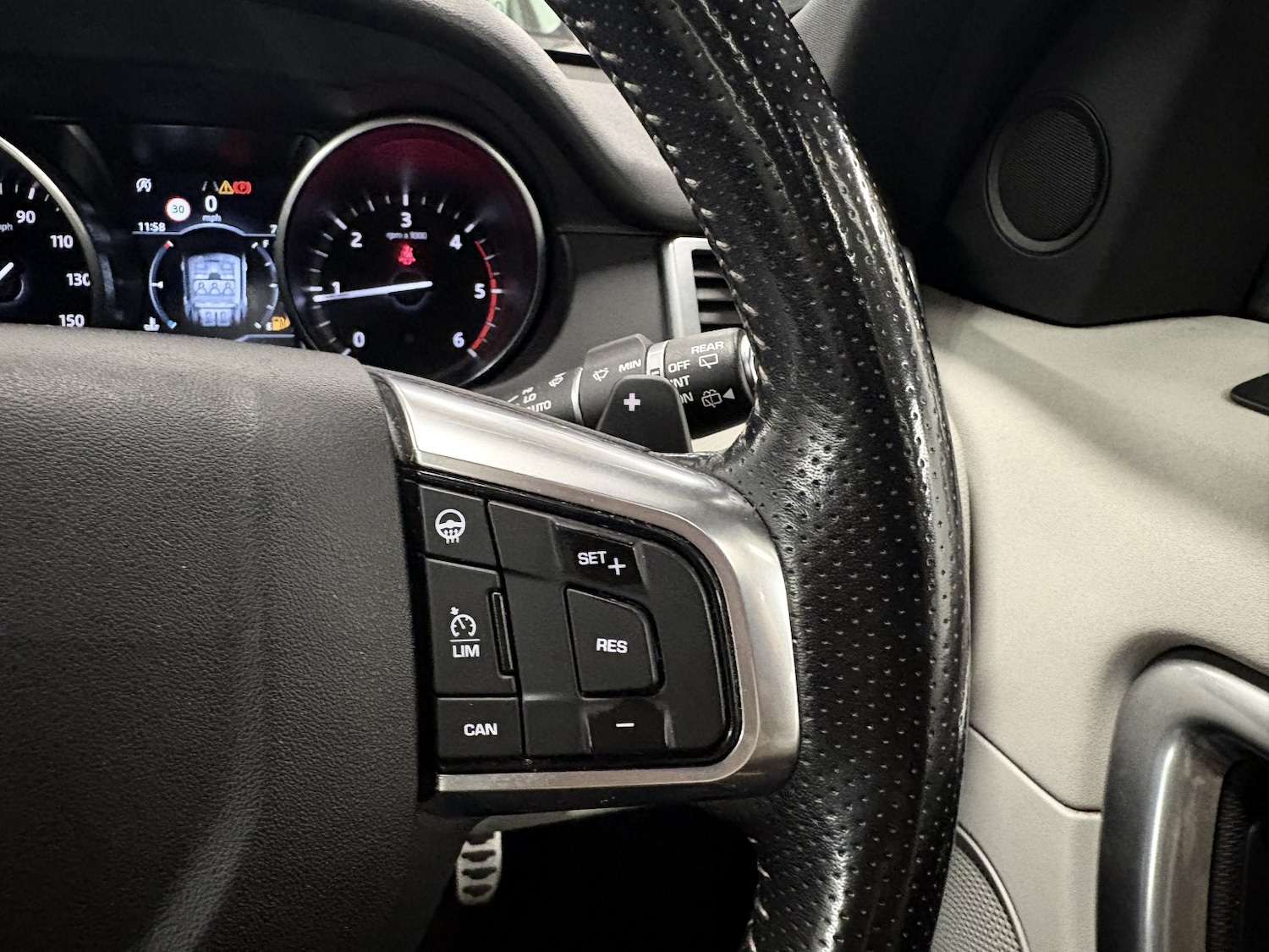 Used Land Rover Discovery Sport 2017 for sale - 78182839: Photo 81