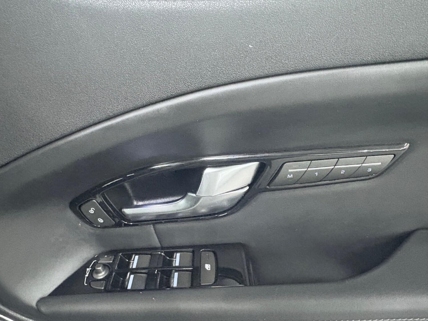 Used Land Rover Range Rover Evoque 2018 for sale - 76407559: Photo 32