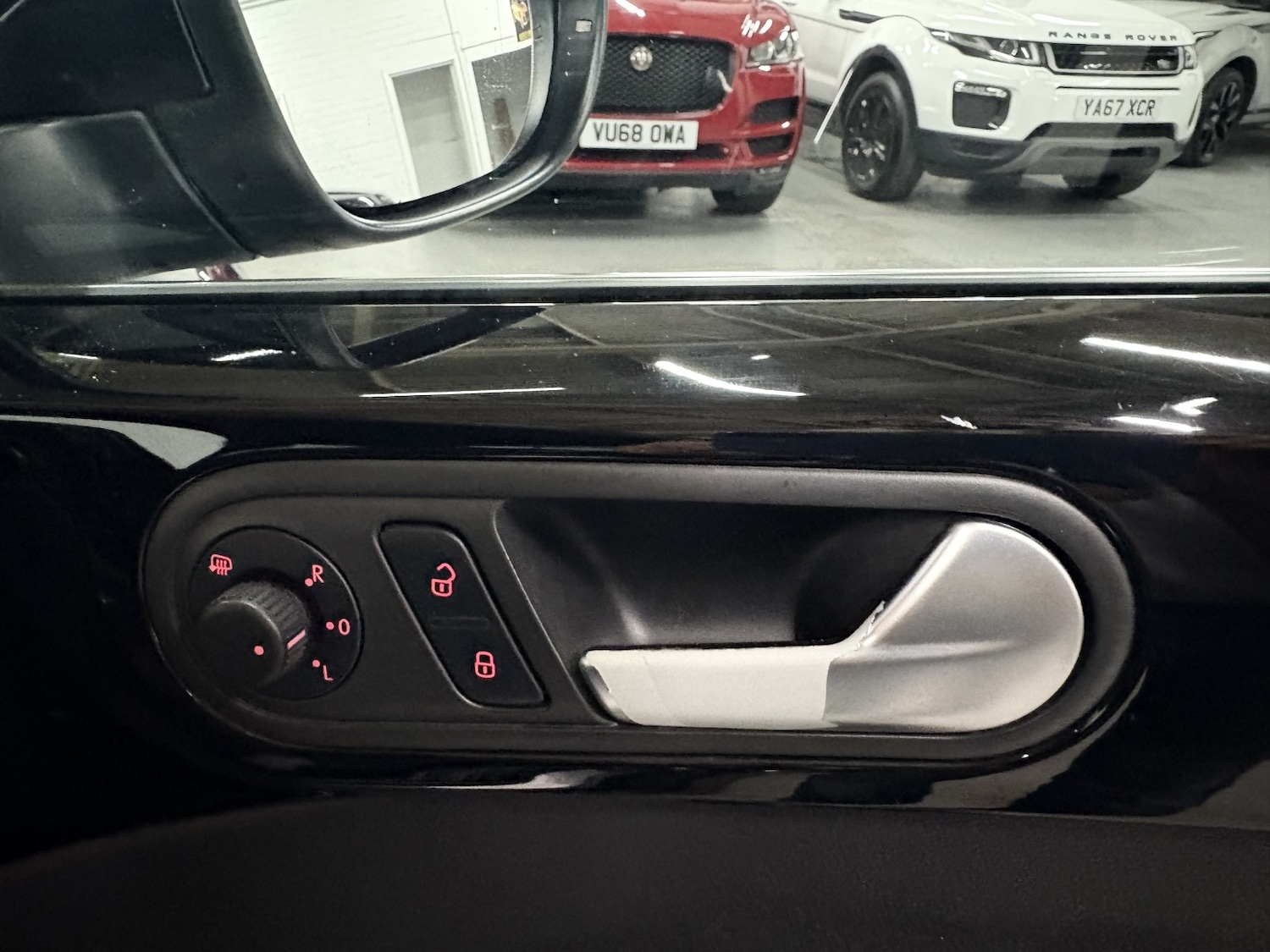 Used Volkswagen Beetle 2013 for sale - 77027892: Photo 24